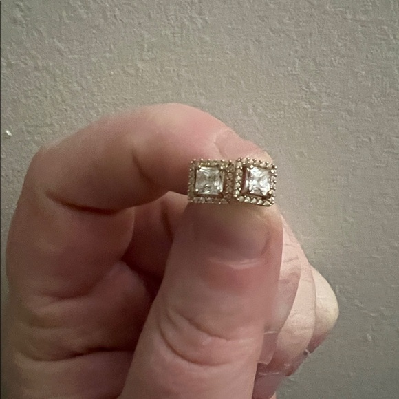 Earrings - Picture 1 of 2